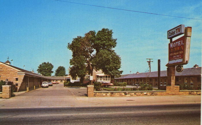 Bella Motel - Old Post Card (newer photo)